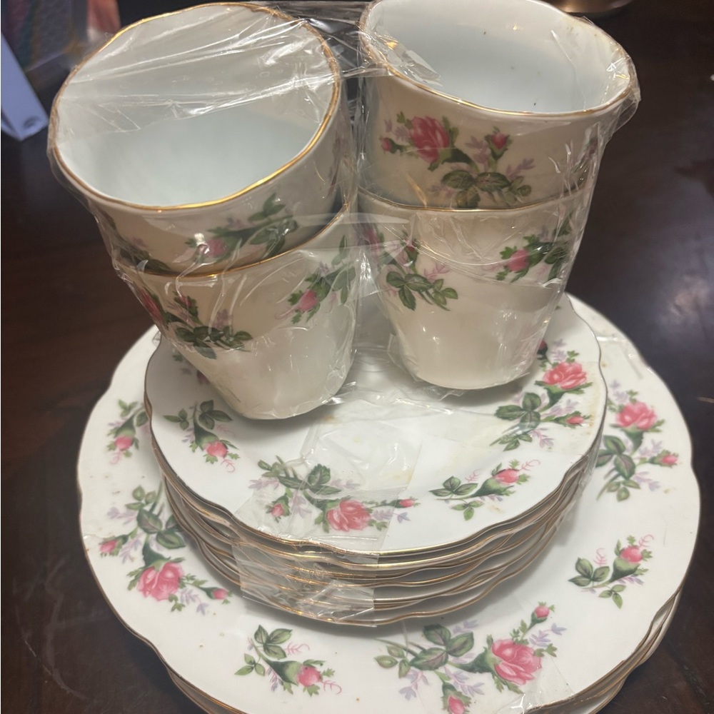Rose Patterned Porcelain Dinnerware Set with Gold Accents